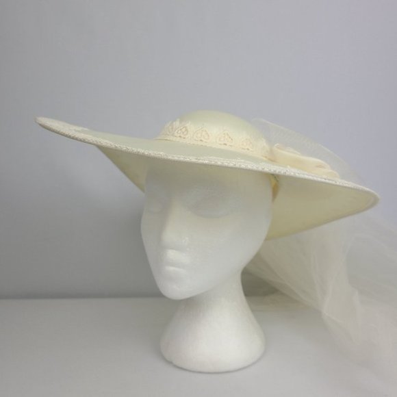 VINTAGE Cream Floral Veil Hat Wedding Bridal - Picture 4 of 10